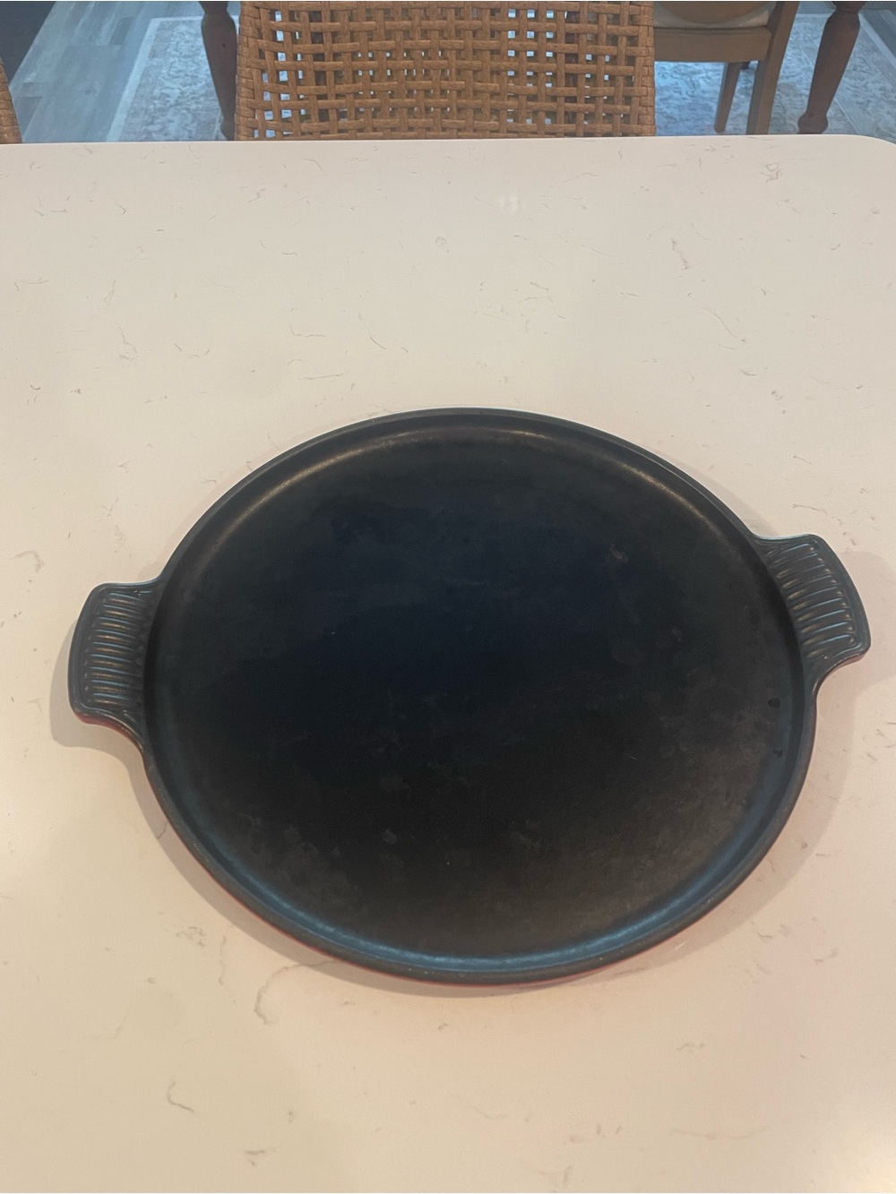 Le Cruset pizza stone with handles 10 inches